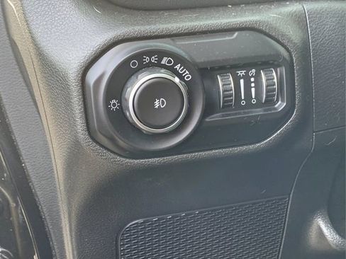 Certified 2020 Jeep Wrangler Unlimited Sahara image 5