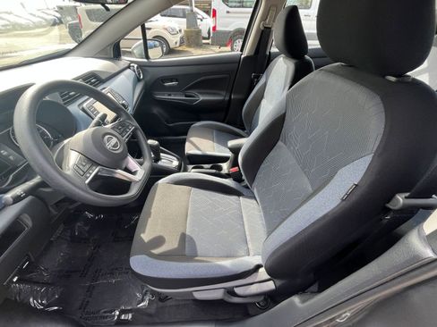 Used 2025 Nissan Versa SV image 27