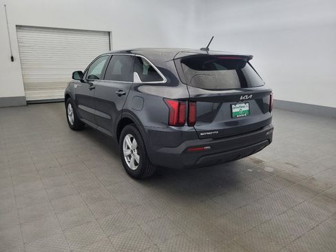 Used 2023 Kia Sorento LX FWD image 5