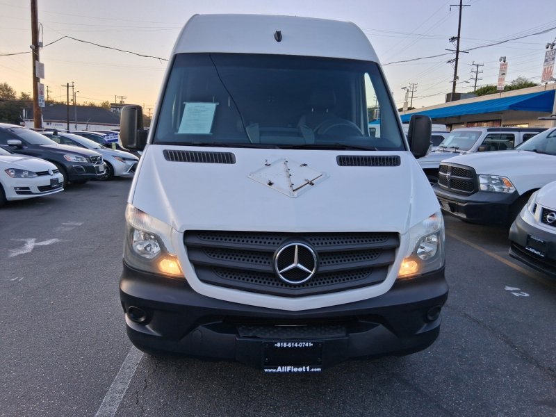 Used 2017 Mercedes-Benz Sprinter 3500 image 2