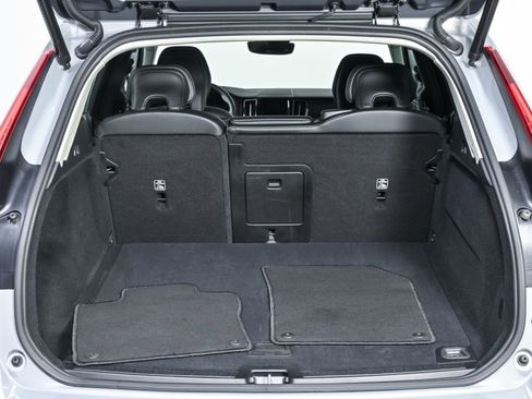 Used 2025 Volvo XC60 B5 Core AWD/4WD image 31