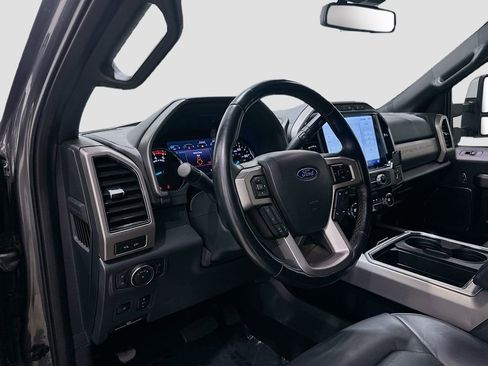 Used 2022 Ford F250 Platinum w/ FX4 Off-Road Package AWD/4WD image 9