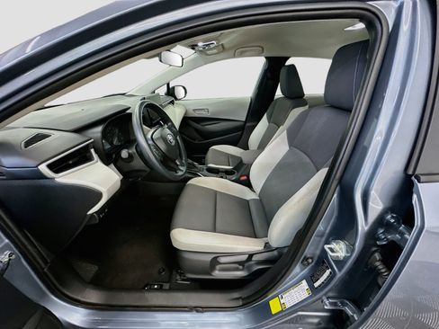 Used 2025 Toyota Corolla LE FWD image 13