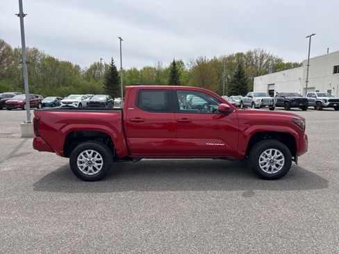 Used 2026 Toyota Tacoma SR5 AWD/4WD image 13