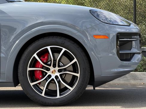Certified 2024 Porsche Cayenne S AWD/4WD image 12