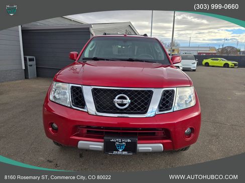 Used 2011 Nissan Pathfinder LE image 3