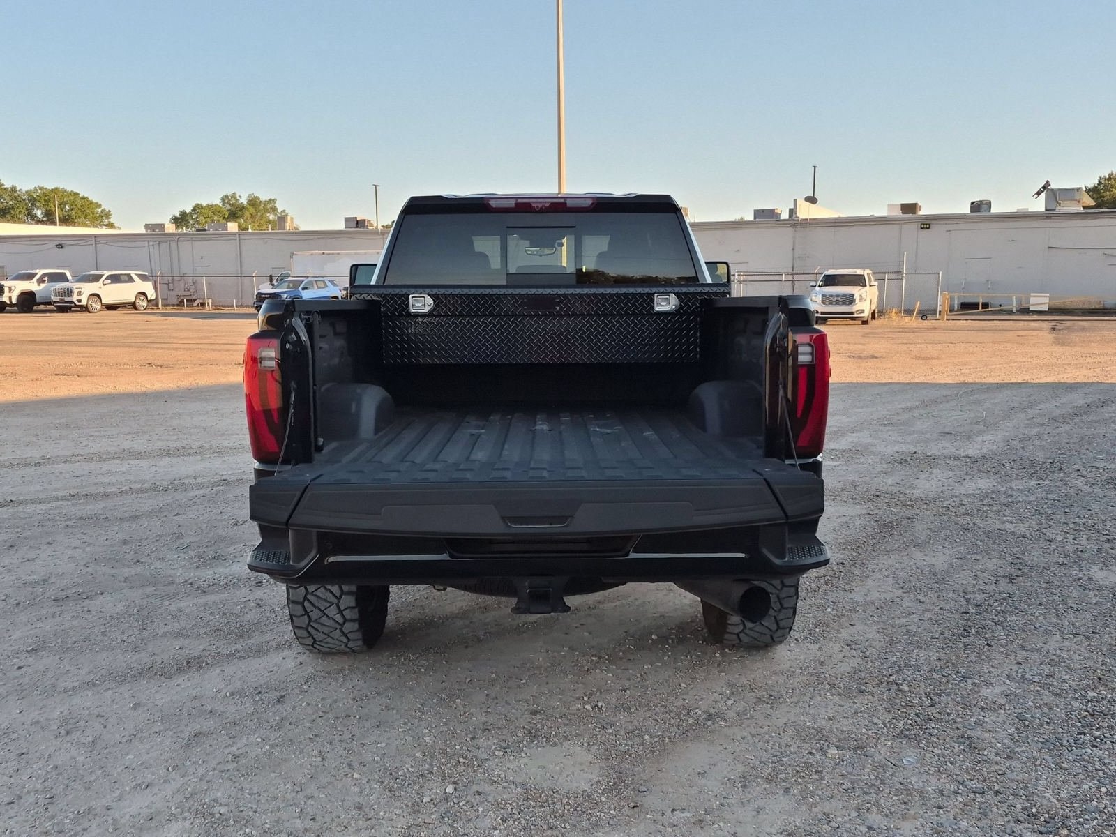 Used 2025 GMC Sierra 2500 Denali w/ Denali Reserve Package AWD/4WD image 4