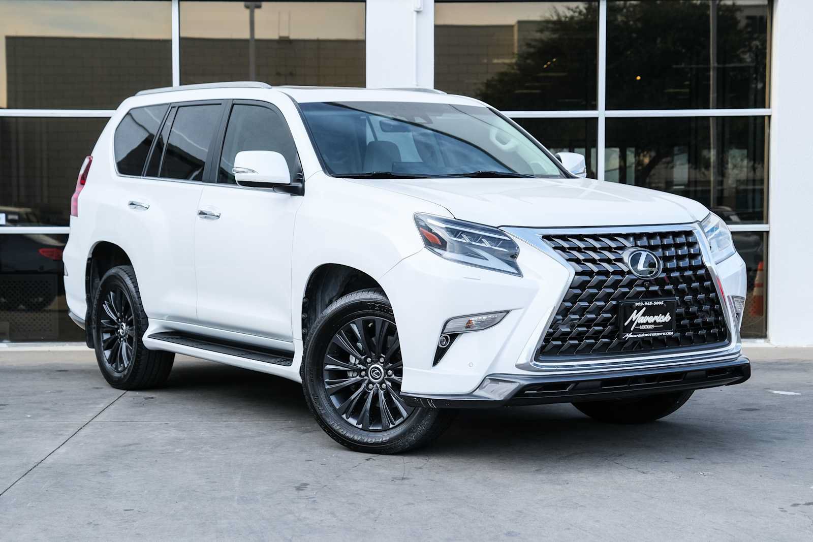 Used 2022 Lexus GX 460 Luxury w/ Sport Design Package AWD/4WD image 5
