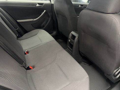 Used 2013 Volkswagen Jetta S image 19