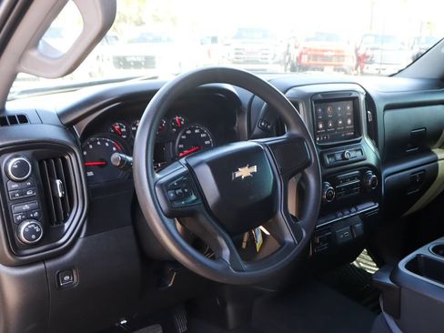 Used 2021 Chevrolet Silverado 1500 Custom AWD/4WD image 18