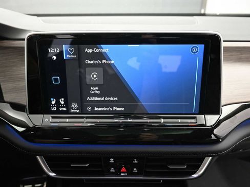 Used 2025 Volkswagen Atlas SEL Premium R-Line image 16