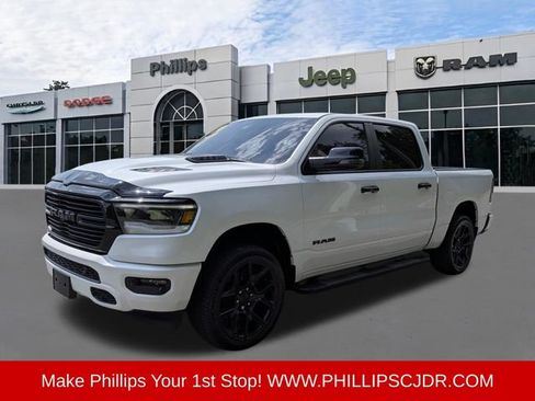 Used 2024 RAM 1500 Laramie AWD/4WD image 7