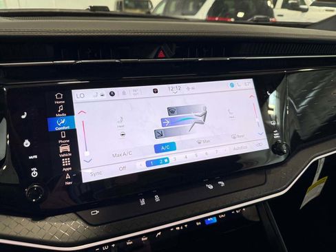 New 2025 Jeep Wagoneer S Limited image 38