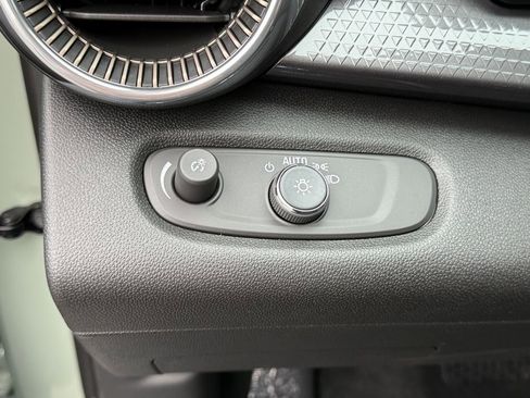 New 2026 Chevrolet Trax ACTIV FWD image 21
