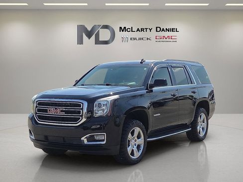 Used 2017 GMC Yukon SLT AWD/4WD image 2