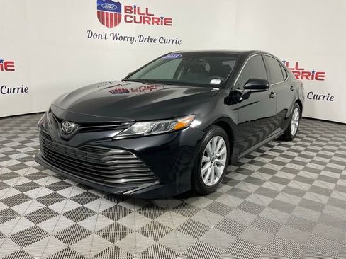 Used 2018 Toyota Camry LE image 5