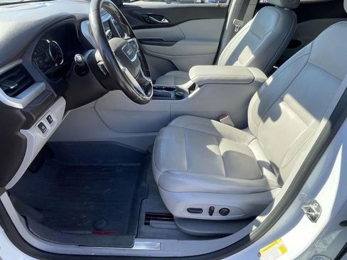 Used 2018 GMC Acadia SLT w/ LPO, Floor Liner Package image 16