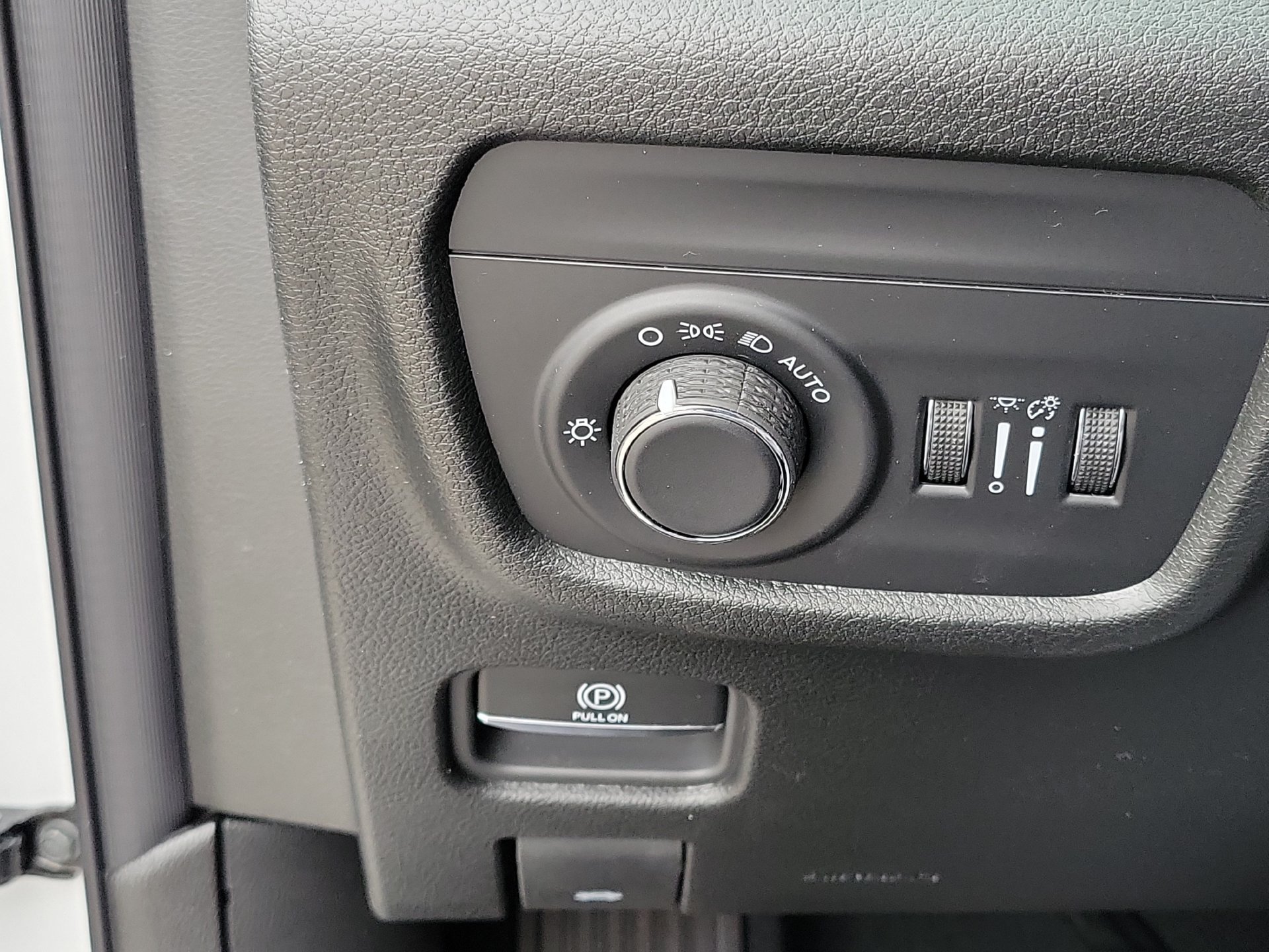 New 2026 Jeep Grand Cherokee Altitude RWD image 8