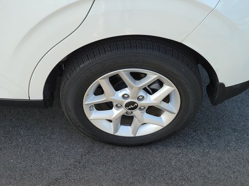 Certified 2025 Kia Soul S FWD image 34
