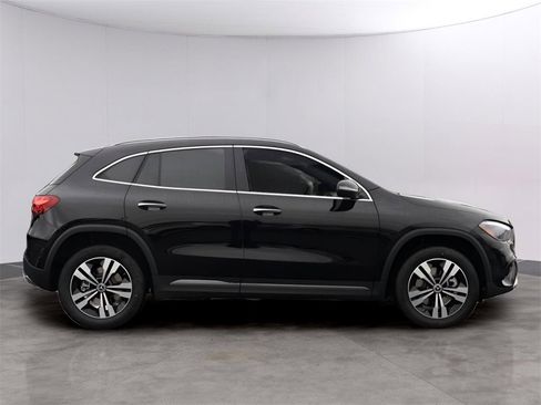 Used 2025 Mercedes-Benz GLA 250 4MATIC image 11