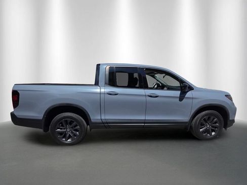 Used 2023 Honda Ridgeline Sport image 2