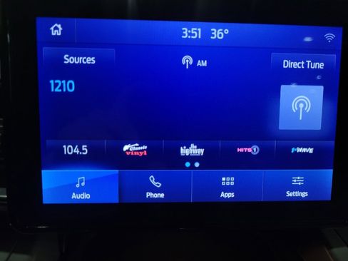 Used 2023 Ford Explorer XLT w/ Equipment Group 202A image 25