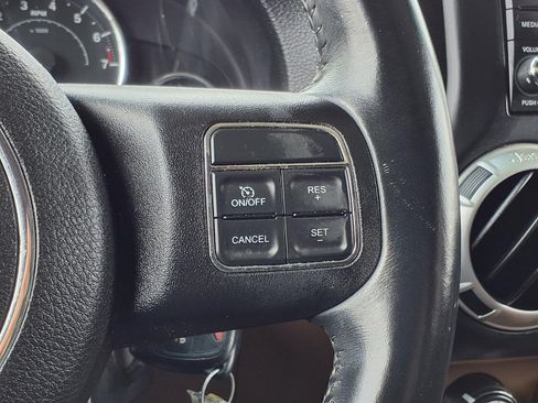 Used 2013 Jeep Wrangler Unlimited Sahara w/ Connectivity Group AWD/4WD image 24