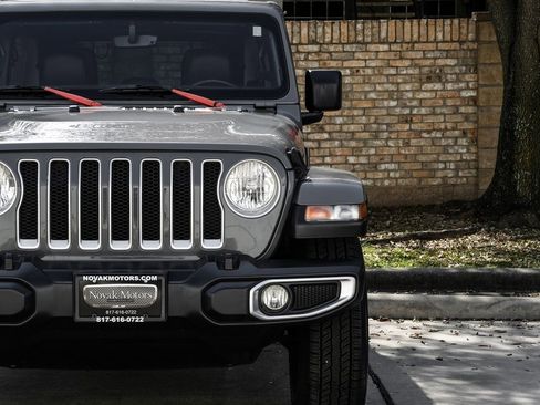 Used 2022 Jeep Wrangler Unlimited Sahara w/ Cold Weather Group image 59