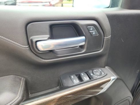 Used 2022 Chevrolet Silverado 1500 LT AWD/4WD image 12