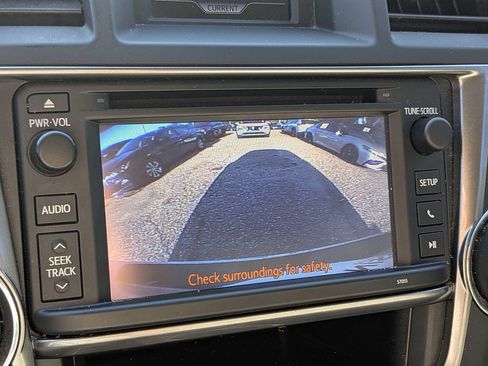 Used 2013 Toyota Highlander Plus FWD image 23