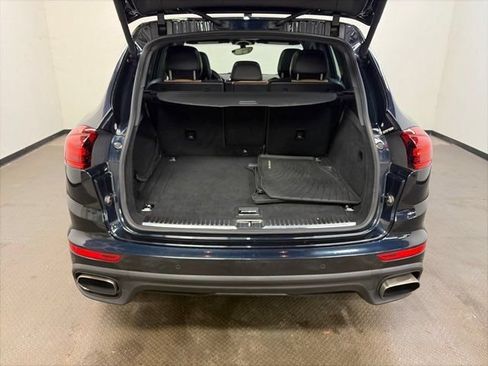 Used 2016 Porsche Cayenne w/ Premium Package AWD/4WD image 11