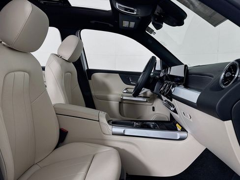 New 2026 Mercedes-Benz GLB 250 image 6