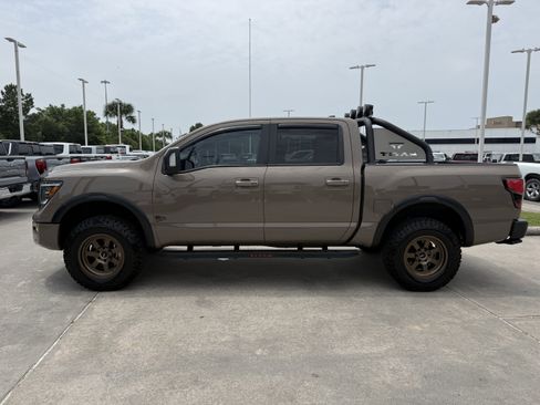 Used 2023 Nissan Titan PRO-4X w/ Pro-4x Utility Package AWD/4WD image 8