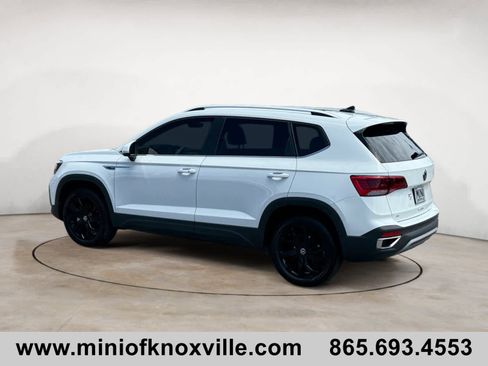 Used 2024 Volkswagen Taos SE FWD image 5