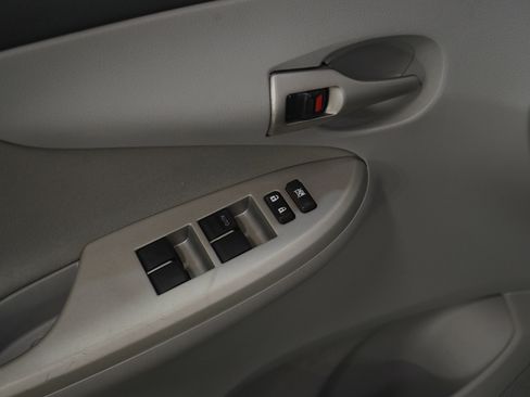 Used 2012 Toyota Corolla LE image 20