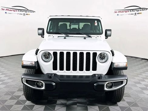 Used 2022 Jeep Gladiator Sport image 3