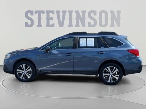 Used 2018 Subaru Outback 3.6R Limited AWD/4WD image 2