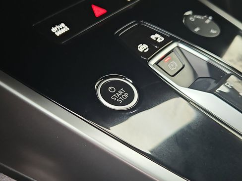 Used 2023 Audi Q4 e-tron Premium Plus w/ Premium Plus image 16