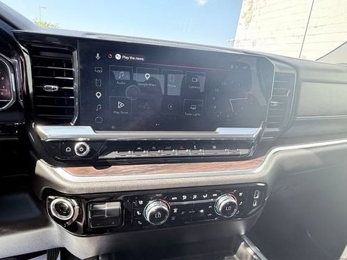 Used 2025 GMC Sierra 1500 SLT w/ SLT Convenience Package AWD/4WD image 13