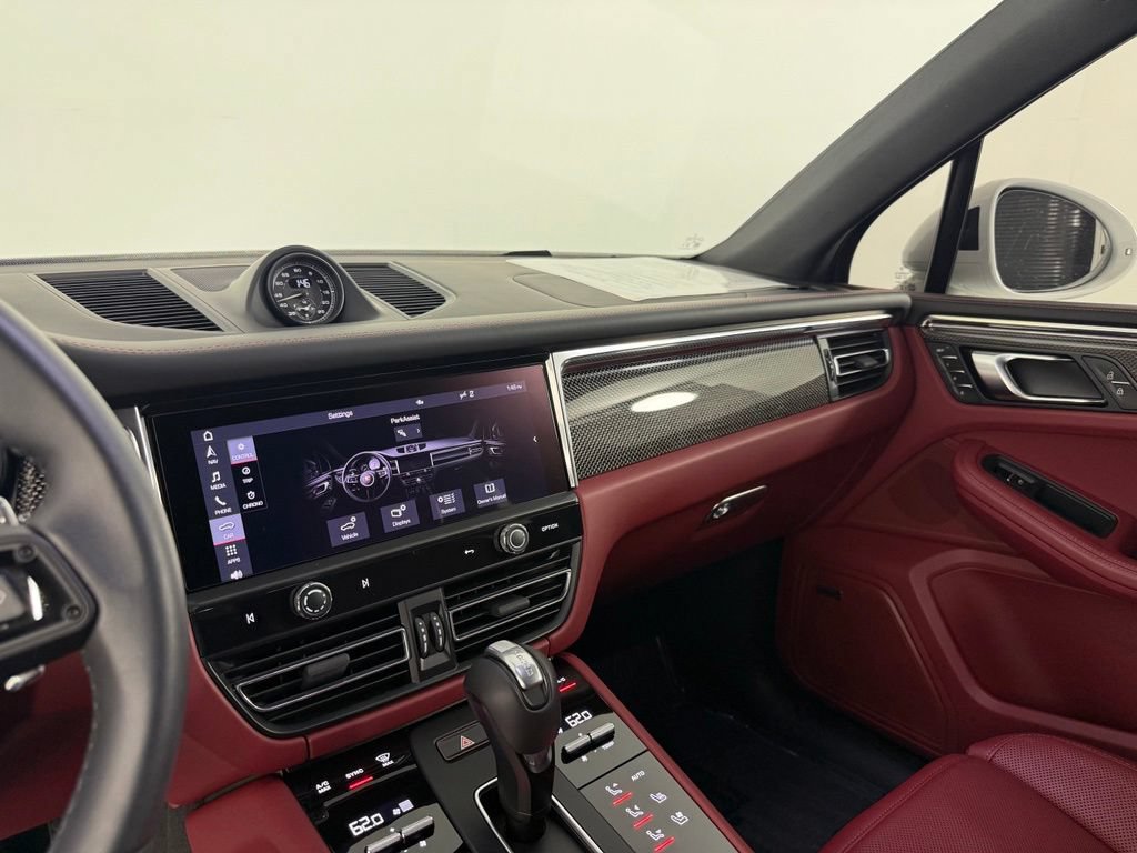 Certified 2025 Porsche Macan GTS AWD/4WD image 23