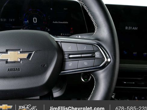 Certified 2025 Chevrolet Traverse LT FWD image 10