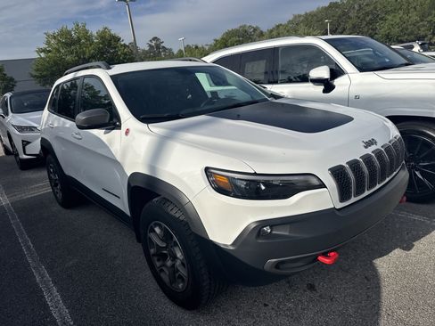 Used 2020 Jeep Cherokee Trailhawk AWD/4WD image 2