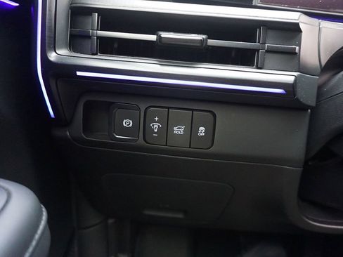 Used 2024 Hyundai Santa Fe Calligraphy AWD/4WD image 5