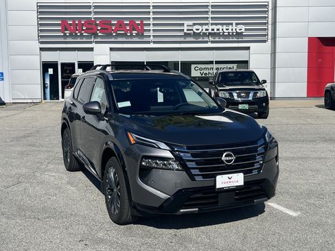 New 2026 Nissan Rogue Platinum AWD/4WD image 1