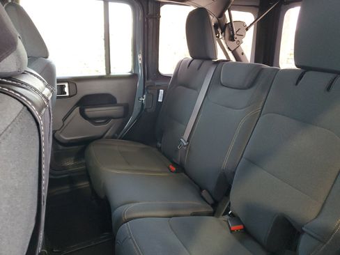 Used 2025 Jeep Wrangler Unlimited Sport AWD/4WD image 8