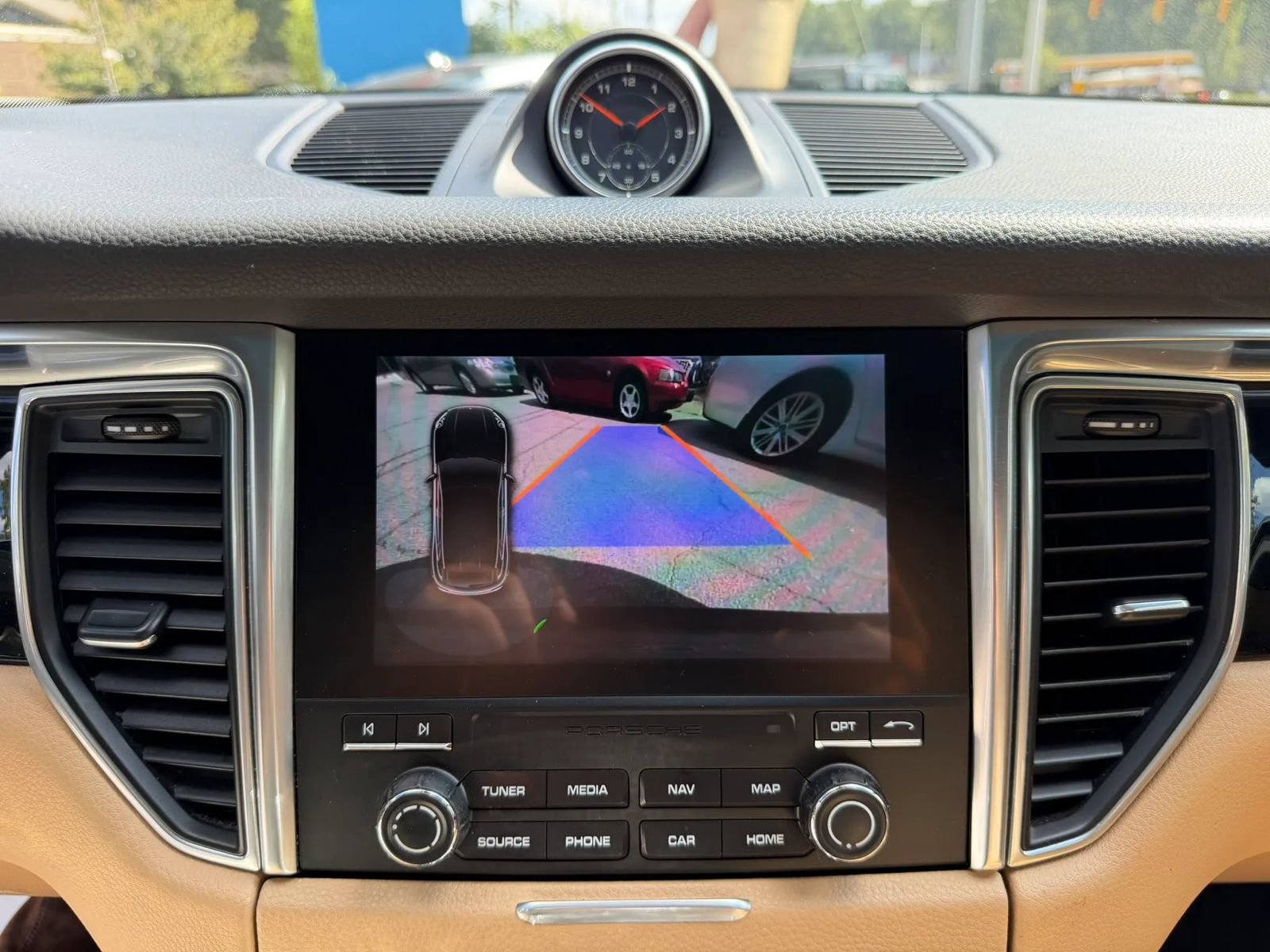 Used 2018 Porsche Macan Sport Edition AWD/4WD image 18