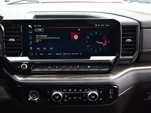 Used 2024 GMC Sierra 1500 Elevation image 31