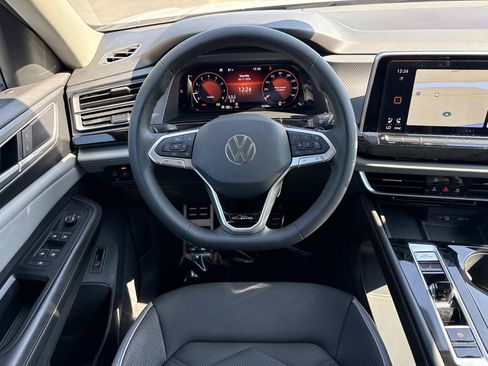 Used 2024 Volkswagen Atlas Peak Edition SEL AWD/4WD image 13