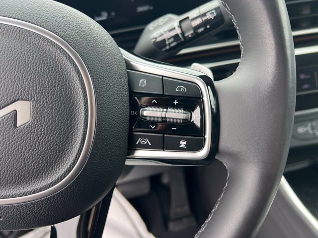 Certified 2026 Kia Carnival SX Prestige FWD image 16
