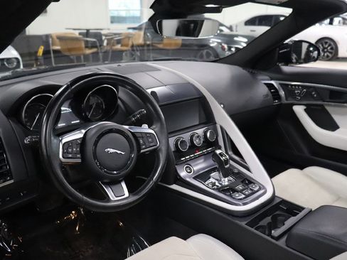 Used 2019 Jaguar F-TYPE Convertible image 19